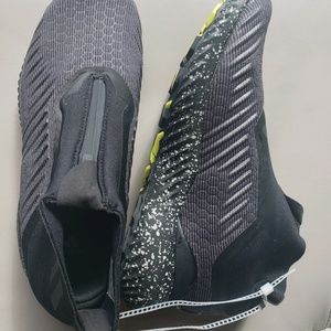 NEW ADIDAS ALPHABOUNCE 5.8 ZIP KIDS SHOES SIZE 4